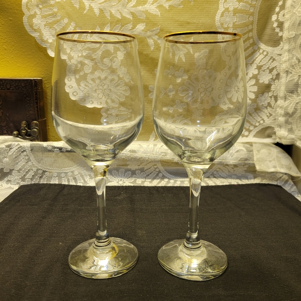 2 NIB Gibsons Gold Rim Lrg Long Stem Wine Glasses